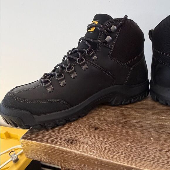 CAT Caterpillar P74129 Men\'s Threshold Waterproof Soft Toe Work Boots Shoes 11